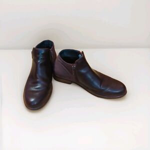Naot Helm Bootie Boots Womens EU 37 US 6.5 Burgundy Side Zip Up Suede Leather